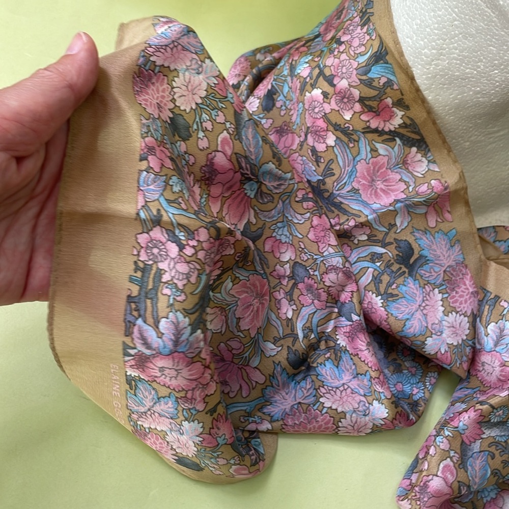 Vintage Elaine Gold silk scarf - Picture 7 of 9